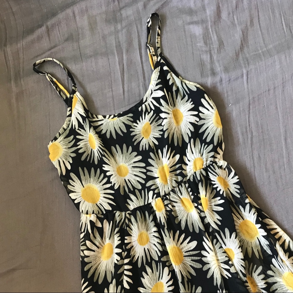 Brandy Melville Daisy Nora Dress